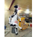 Рекламная пластиковая скульптура корова с сыром.